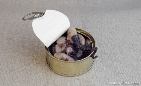 Fabes con pulpo en su tinta