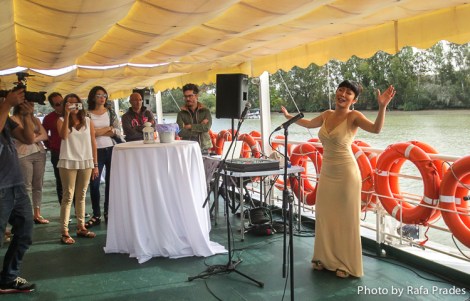 Sachika Ito (soprano) en el barco “Luna de Sevilla”